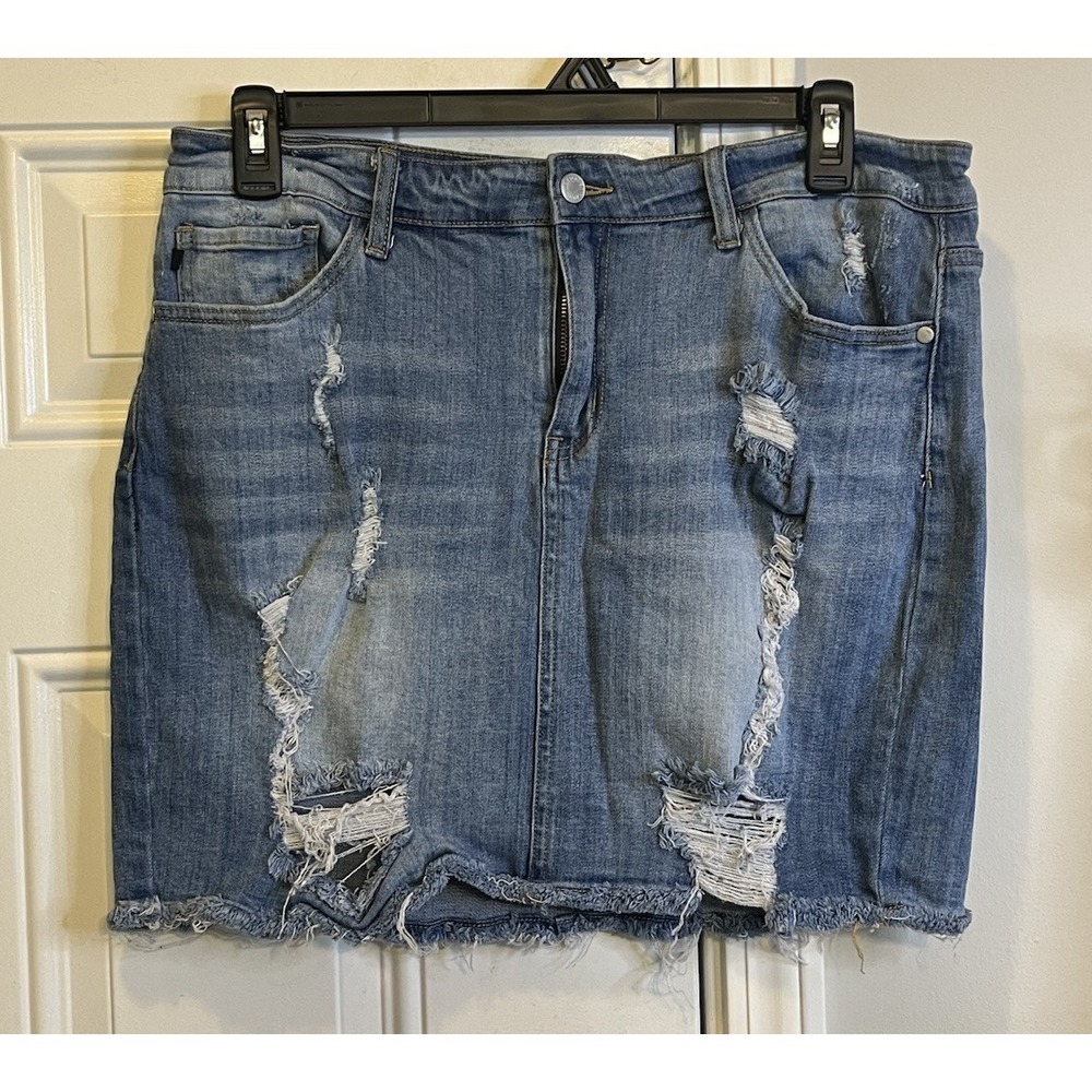 Judy Blue Distressed Denim Skirt 0X JB2911 Medium Wash Fringe Raw Hem Stretch